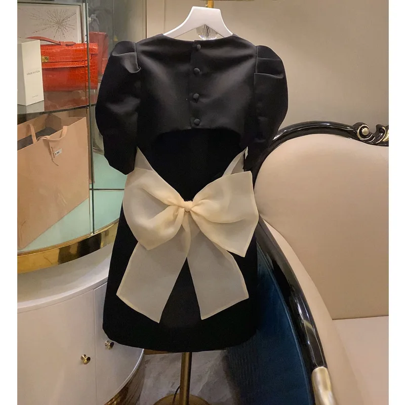 Fashion Sexy Backless Bow A- Line Dress for Women 2021 Summer High Waist Slimming Dress Puff Sleeve Short Temperamental Dresses
Fashion Sexy Backless Bow A- Line Dress for Women 2021 Summer High Waist Slimming Dress Puff Sleeve Short Temperamental Dresses