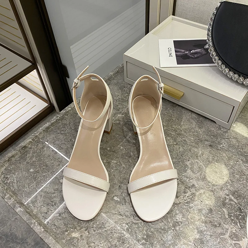 2021 summer new net red sandals thick heel with black middle heel versatile fairy style high heel women's shoes
2021 summer new net red sandals thick heel with black middle heel versatile fairy style high heel women's shoes