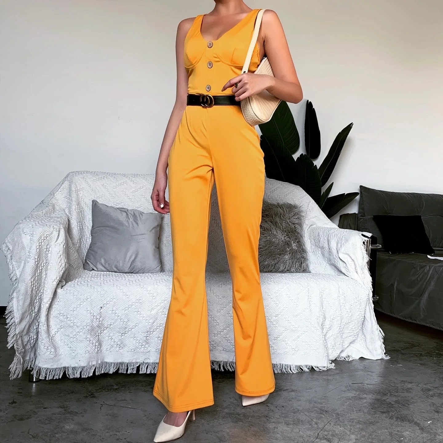 Women Yellow Jumpsuits Summer Fashion Lady Suspender Strap Flared Trousers Elastic Sleeveless V-Neck Buttons Bell-Bottoms Romper
Women Yellow Jumpsuits Summer Fashion Lady Suspender Strap Flared Trousers Elastic Sleeveless V-Neck Buttons Bell-Bottoms Romper
