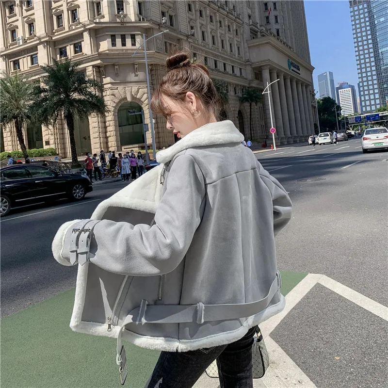FNOCE 2020 winter new women's suede jackets young fashion trends casual solid fur collar plus velvet thickened slim warm coats
FNOCE 2020 winter new women's suede jackets young fashion trends casual solid fur collar plus velvet thickened slim warm coats