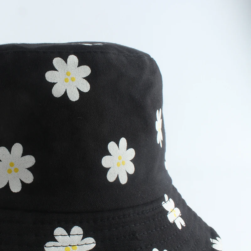 Summer Daisies Print White Black Bucket Hat Women Fashion Beach Sun Hat Reversible Bob chapeau Femme Floral Sun Hats
Summer Daisies Print White Black Bucket Hat Women Fashion Beach Sun Hat Reversible Bob chapeau Femme Floral Sun Hats