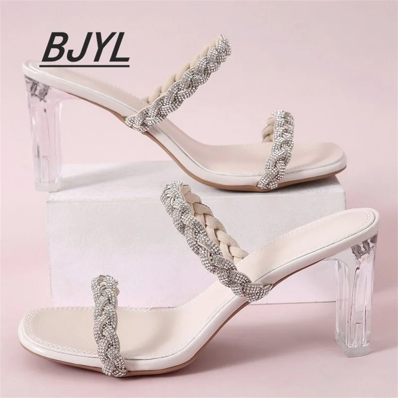 High-heeled sandals women 2021 summer new style outer wear square toe crystal rhinestone braided belt thick heel fashion sandals
High-heeled sandals women 2021 summer new style outer wear square toe crystal rhinestone braided belt thick heel fashion sandals