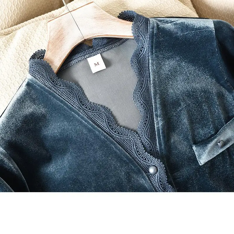 Velour Pajamas Set Women Autumn Winter Sleepwear 2PCS Shirt&pant V-neck Lace Trim Pijamas Suit Sleep Set Casual Velvet Homewear
Velour Pajamas Set Women Autumn Winter Sleepwear 2PCS Shirt&pant V-neck Lace Trim Pijamas Suit Sleep Set Casual Velvet Homewear