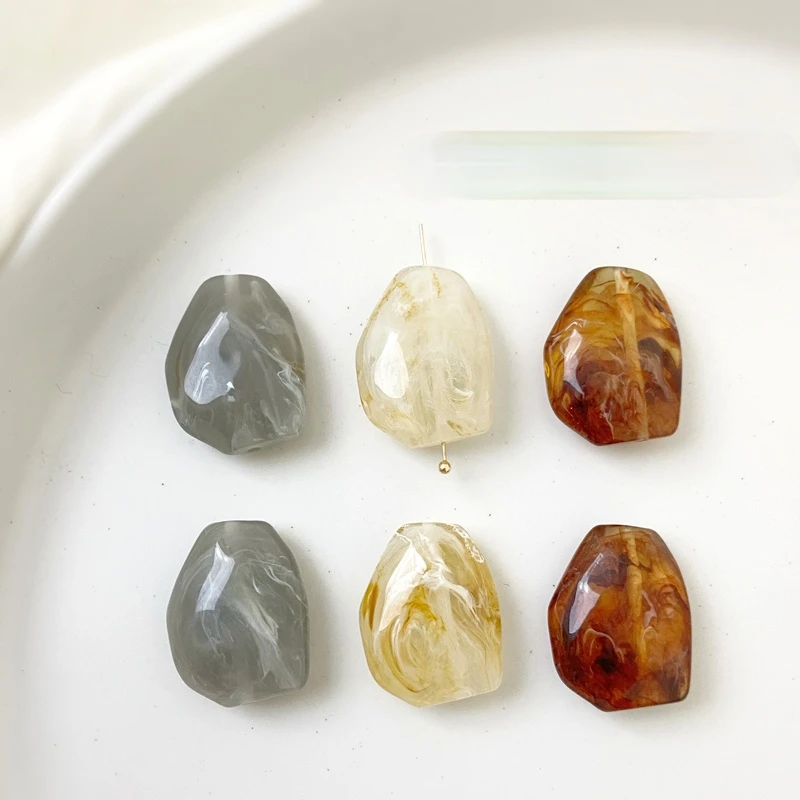 Original handmade materials Japanese and Korean wind autumn winter dizzy irregular straight hole resin DIY earrings accessories
Original handmade materials Japanese and Korean wind autumn winter dizzy irregular straight hole resin DIY earrings accessories