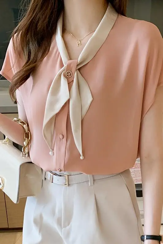 Women's Blouse Short Sleeve Tops V-neck Shirt Pure Color Stitching Satin Top Fashion Casual Shirts Summer New 10112
Women's Blouse Short Sleeve Tops V-neck Shirt Pure Color Stitching Satin Top Fashion Casual Shirts Summer New 10112
