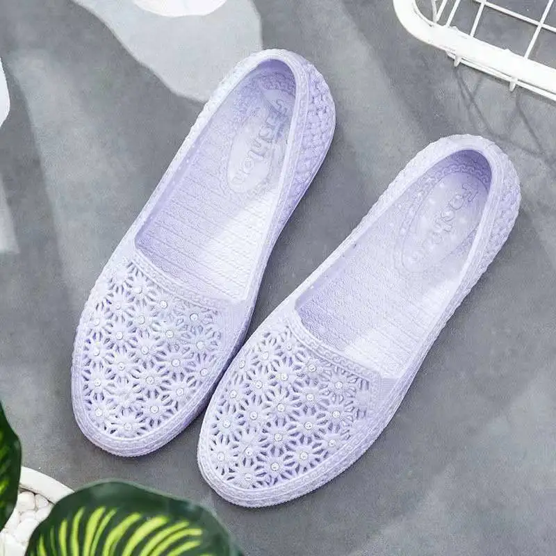 Popular Foreign Trade Summer Hollowed Toe Box Hole Sandals Women 's Casual Breathable Flat Nurse Women 's Beach Shoes
Popular Foreign Trade Summer Hollowed Toe Box Hole Sandals Women 's Casual Breathable Flat Nurse Women 's Beach Shoes