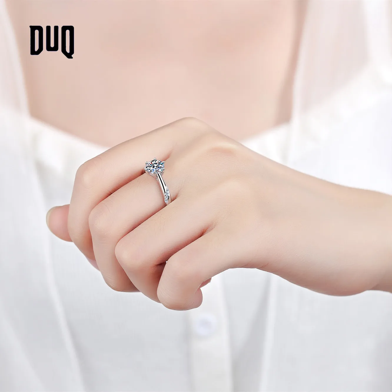 DUQ 925 Sterling Silver Ring 0.5/1/2ct Classic style Diamond Jewelry Moissanite ring Wedding Party Anniversary Ring For Women 
DUQ 925 Sterling Silver Ring 0.5/1/2ct Classic style Diamond Jewelry Moissanite ring Wedding Party Anniversary Ring For Women