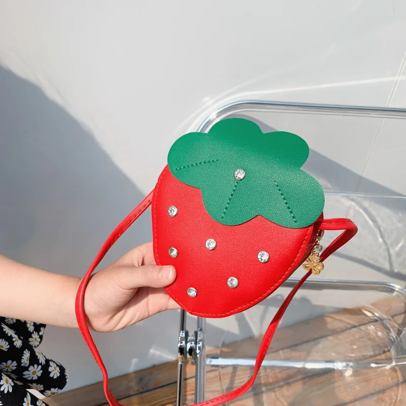 Wonderlife Children's small bag strawberry 2020 messenger bag baby cute little girl coin purse Joker fashion shoulder bag tide
Wonderlife Children's small bag strawberry 2020 messenger bag baby cute little girl coin purse Joker fashion shoulder bag tide