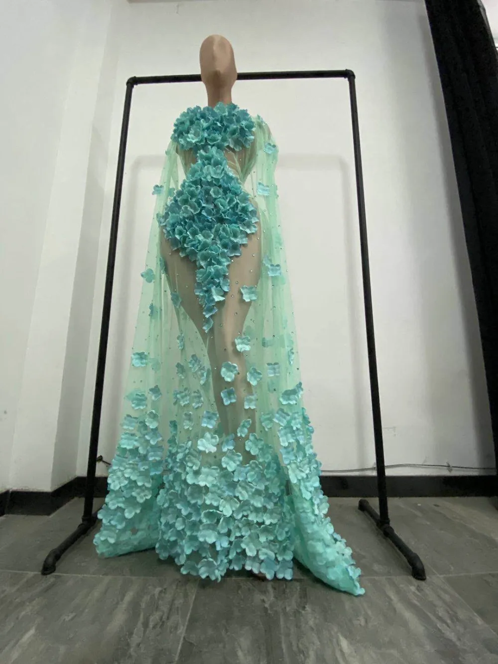 Women Birthday Costume Prom Green Flower Tail Dresses Luxury Stage Celebrate Outfit Long Dress Evening Party Girl Dress
Women Birthday Costume Prom Green Flower Tail Dresses Luxury Stage Celebrate Outfit Long Dress Evening Party Girl Dress