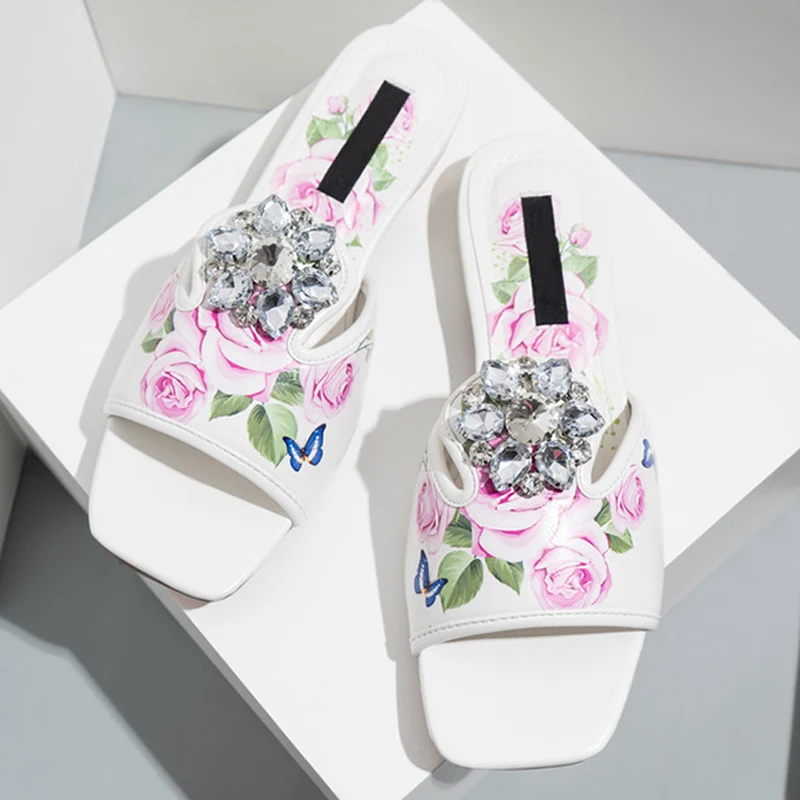 Women Summer Crystal Rhinestone Flower Decoration Slippers Low Heel Square Toe Casual Sandals Females Shoes Plus Size 37-42
Women Summer Crystal Rhinestone Flower Decoration Slippers Low Heel Square Toe Casual Sandals Females Shoes Plus Size 37-42