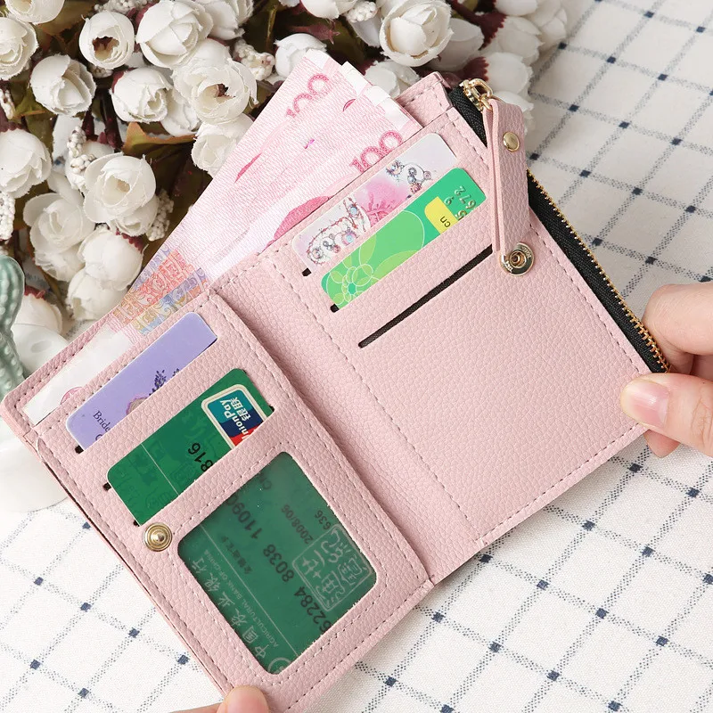 1Pcs Fashion Women Girls Short Wallet Small PU Leather Cherry Embroidery Coin Purse Card Holders Lady Girl Mini Money Bag
1Pcs Fashion Women Girls Short Wallet Small PU Leather Cherry Embroidery Coin Purse Card Holders Lady Girl Mini Money Bag