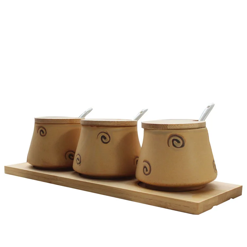 Japanese ceramic kiln yellowing kitchen supplies seasoning box seasoning jar creative
Japanese ceramic kiln yellowing kitchen supplies seasoning box seasoning jar creative