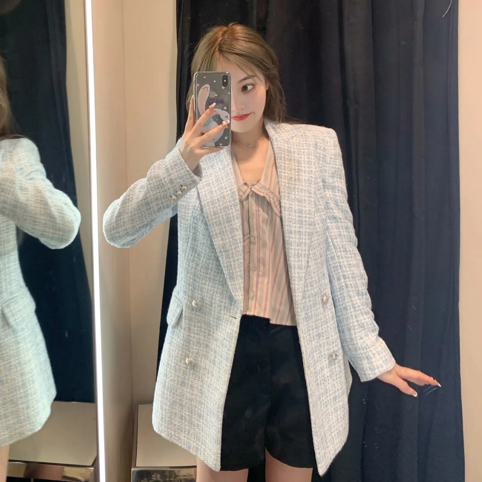 Stylish Chic Blue Tweed Jacket Women 2021 Fashion Turn-down Collar Double Breasted Pockets Coat Female Casual Outerwear
Stylish Chic Blue Tweed Jacket Women 2021 Fashion Turn-down Collar Double Breasted Pockets Coat Female Casual Outerwear