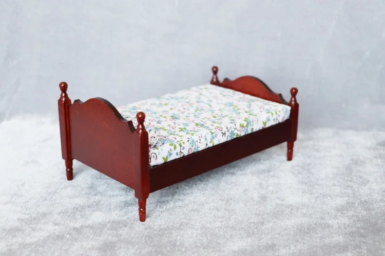 Детская Подарочная игрушка M02-X046, 1 шт., миниатюрная мебель для кукольного домика 1:12, винтажная Европейская кофейная односпальная кровать
Детская Подарочная игрушка M02-X046, 1 шт., миниатюрная мебель для кукольного домика 1:12, винтажная Европейская кофейная односпальная кровать