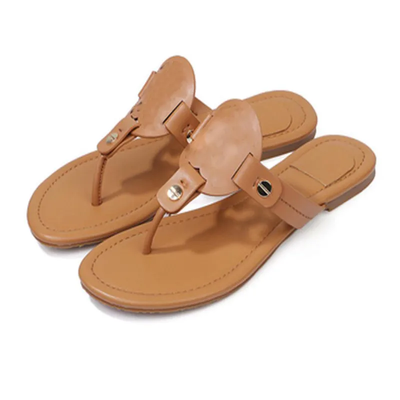 2021 Hot American Designer Brand Women's Slipper Summer Comfortable Beach Flat Sandal Size 35-42
2021 Hot American Designer Brand Women's Slipper Summer Comfortable Beach Flat Sandal Size 35-42