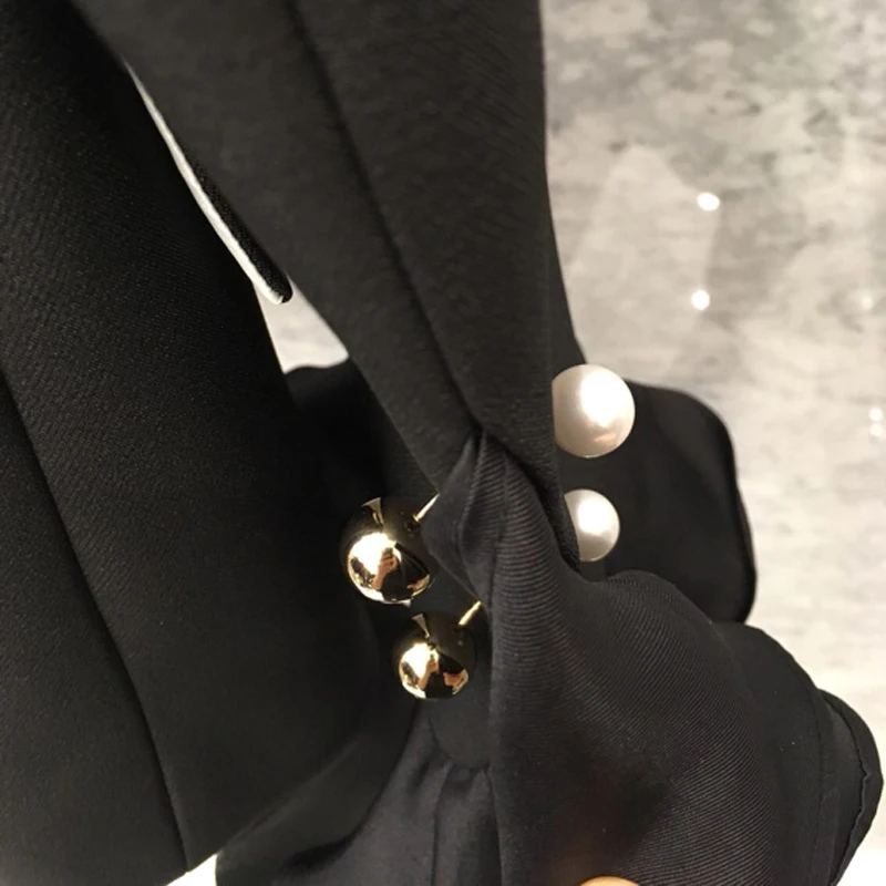 2019 New Autumn Ruffle Pearl Suit Jacket Women Streetwear Long Sleeve With Belt Double Breasted Blazer Feminine Black Suit Coat
2019 New Autumn Ruffle Pearl Suit Jacket Women Streetwear Long Sleeve With Belt Double Breasted Blazer Feminine Black Suit Coat