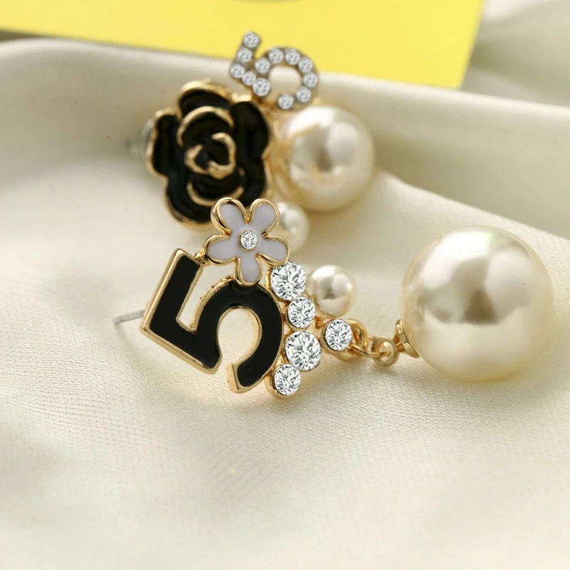 Dangle Earrings Hot Pearl Number 5 Long Dangle Chain Famous Brand Designer Luxury Jewelry Brincos Orecchini Earrings For Women
Dangle Earrings Hot Pearl Number 5 Long Dangle Chain Famous Brand Designer Luxury Jewelry Brincos Orecchini Earrings For Women
