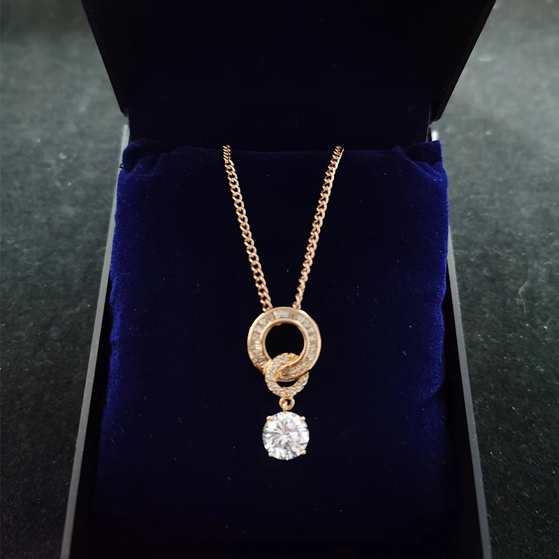 Everlasting Mobius Ring Solitaire Zirconia Pendant Necklace Women Big Shiny Rhinestone Rose Gold Neck Chain Jewelry Collier
Everlasting Mobius Ring Solitaire Zirconia Pendant Necklace Women Big Shiny Rhinestone Rose Gold Neck Chain Jewelry Collier