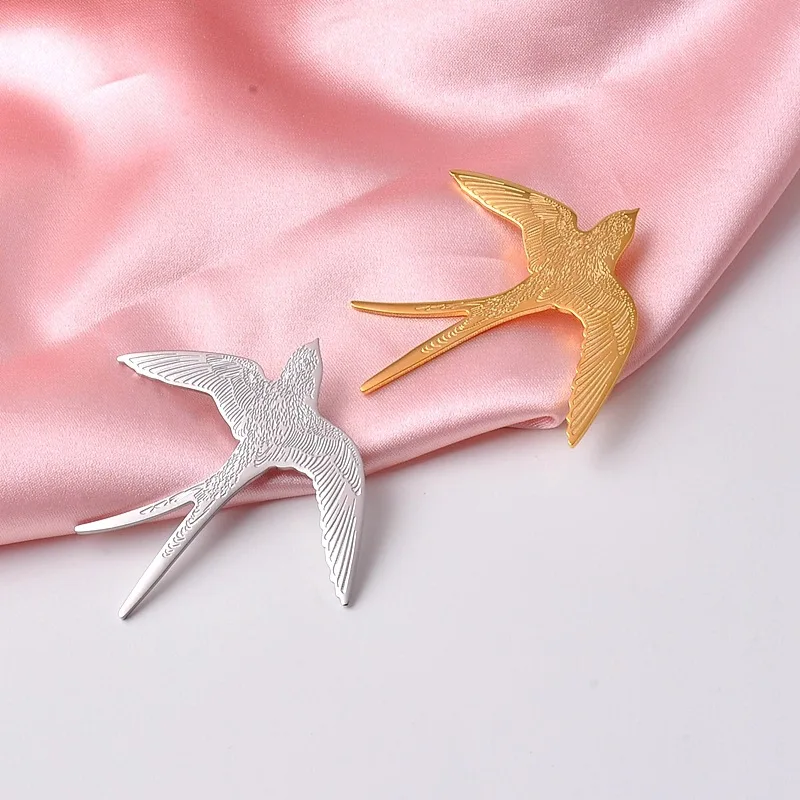 1pc Simple Matte Swallow Brooch Alloy Gold Silver Lucky Bird Swallow Brooch Women Hat Bag Dress Collar Accessories
1pc Simple Matte Swallow Brooch Alloy Gold Silver Lucky Bird Swallow Brooch Women Hat Bag Dress Collar Accessories