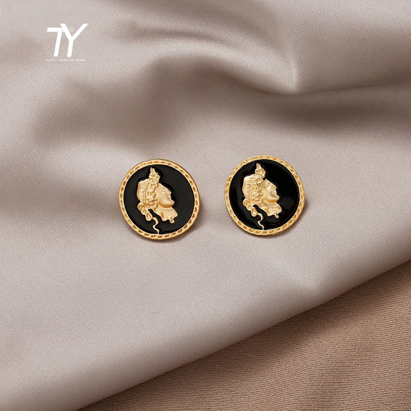 Classic Retro Portrait Disc Earrings For Woman Fashion Korean Jewelry Elegant Versatile Party Earrings Girl's Unusual Earrings
Classic Retro Portrait Disc Earrings For Woman Fashion Korean Jewelry Elegant Versatile Party Earrings Girl's Unusual Earrings