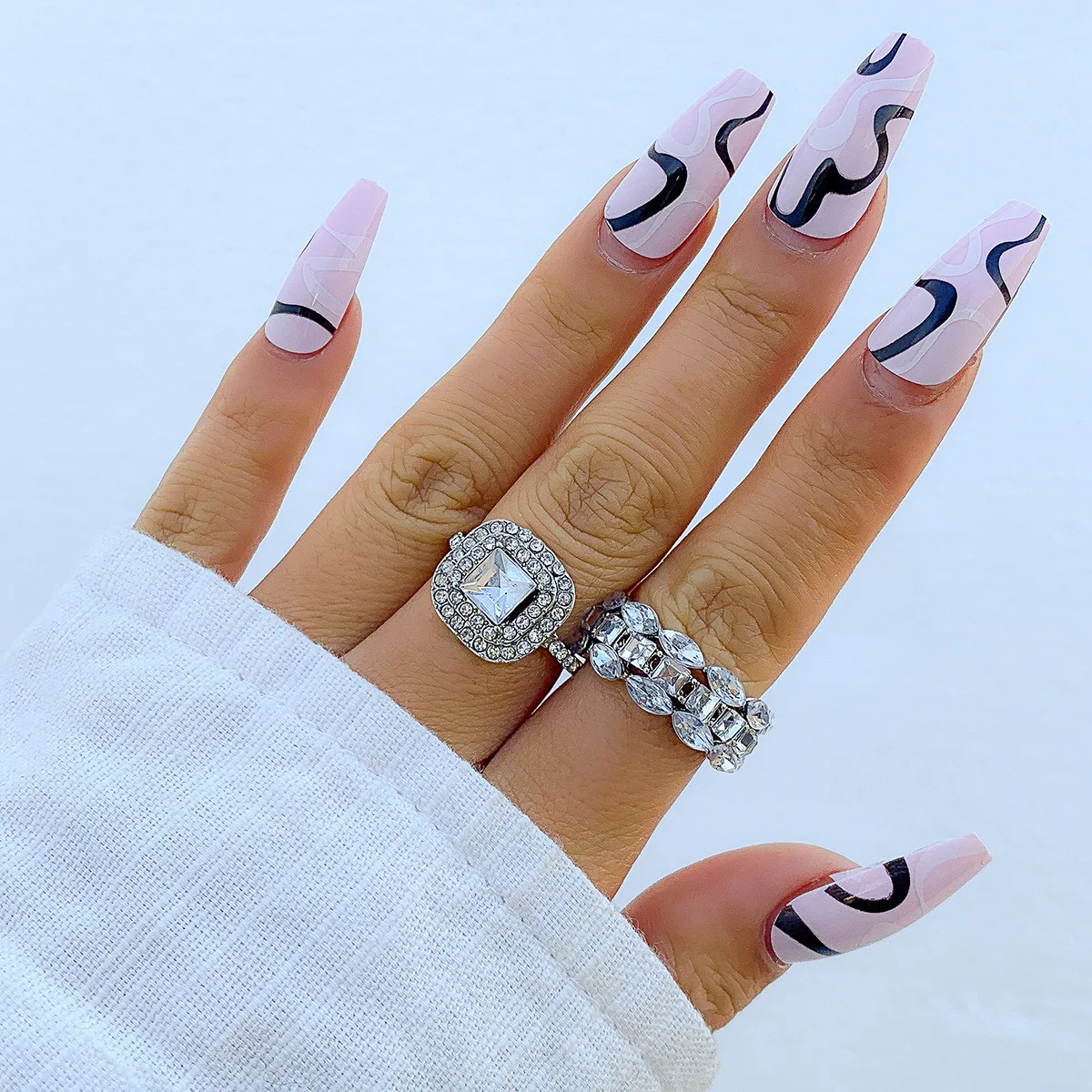 Sindlan 2Pcs Luxury Crystal Silver Color Rings for Women Punk Rhinestone Geometric Set Wedding Female Jewelry Anillos Mujer Gift
Sindlan 2Pcs Luxury Crystal Silver Color Rings for Women Punk Rhinestone Geometric Set Wedding Female Jewelry Anillos Mujer Gift