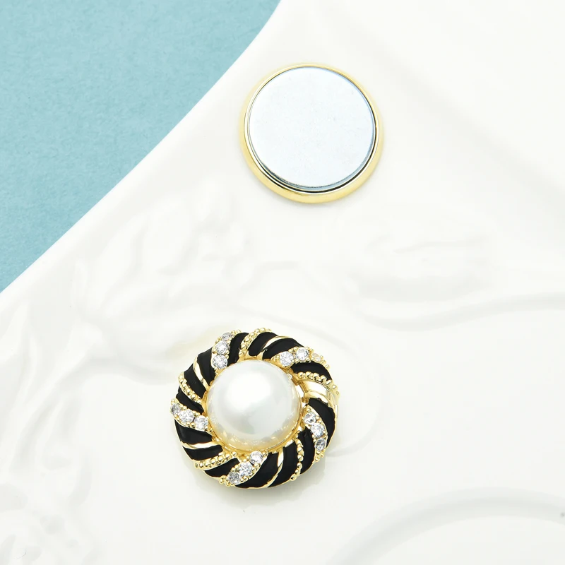 Wuli&baby Pearl Round Magnet Collar Pins Czech Rhinestone Suits Shirt Collar Brooch Pins Gifts
Wuli&baby Pearl Round Magnet Collar Pins Czech Rhinestone Suits Shirt Collar Brooch Pins Gifts
