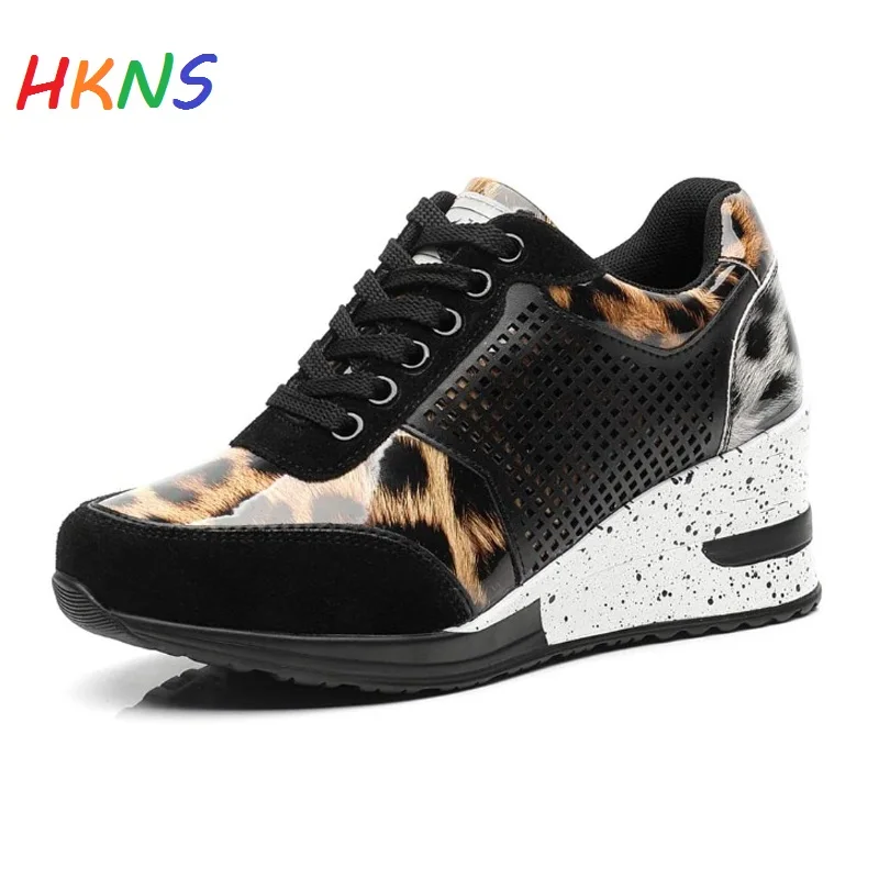 Новые женские спортивные Прогулочные кроссовки для девочек, увеличивающие Рост 6,5 см, беговые кроссовки для женщин, Брендовые спортивные кр...
Новые женские спортивные Прогулочные кроссовки для девочек, увеличивающие Рост 6,5 см, беговые кроссовки для женщин, Брендовые спортивные кр...