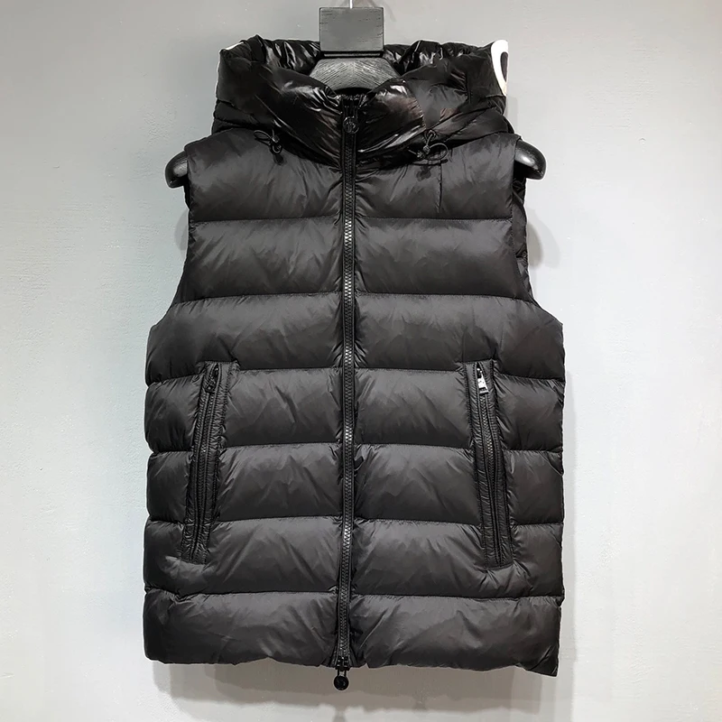 Женский короткий жилет с капюшоном, Осень-зима 
Женский короткий жилет с капюшоном, Осень-зима