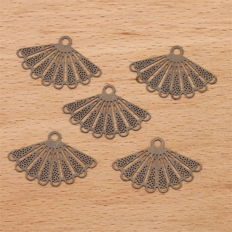 20pcs/lot 16x25mm Hollow Leaf Pendant Charms Vintage Metal Leaf Jewelry Findings for DIY Fashion Necklace Women
20pcs/lot 16x25mm Hollow Leaf Pendant Charms Vintage Metal Leaf Jewelry Findings for DIY Fashion Necklace Women