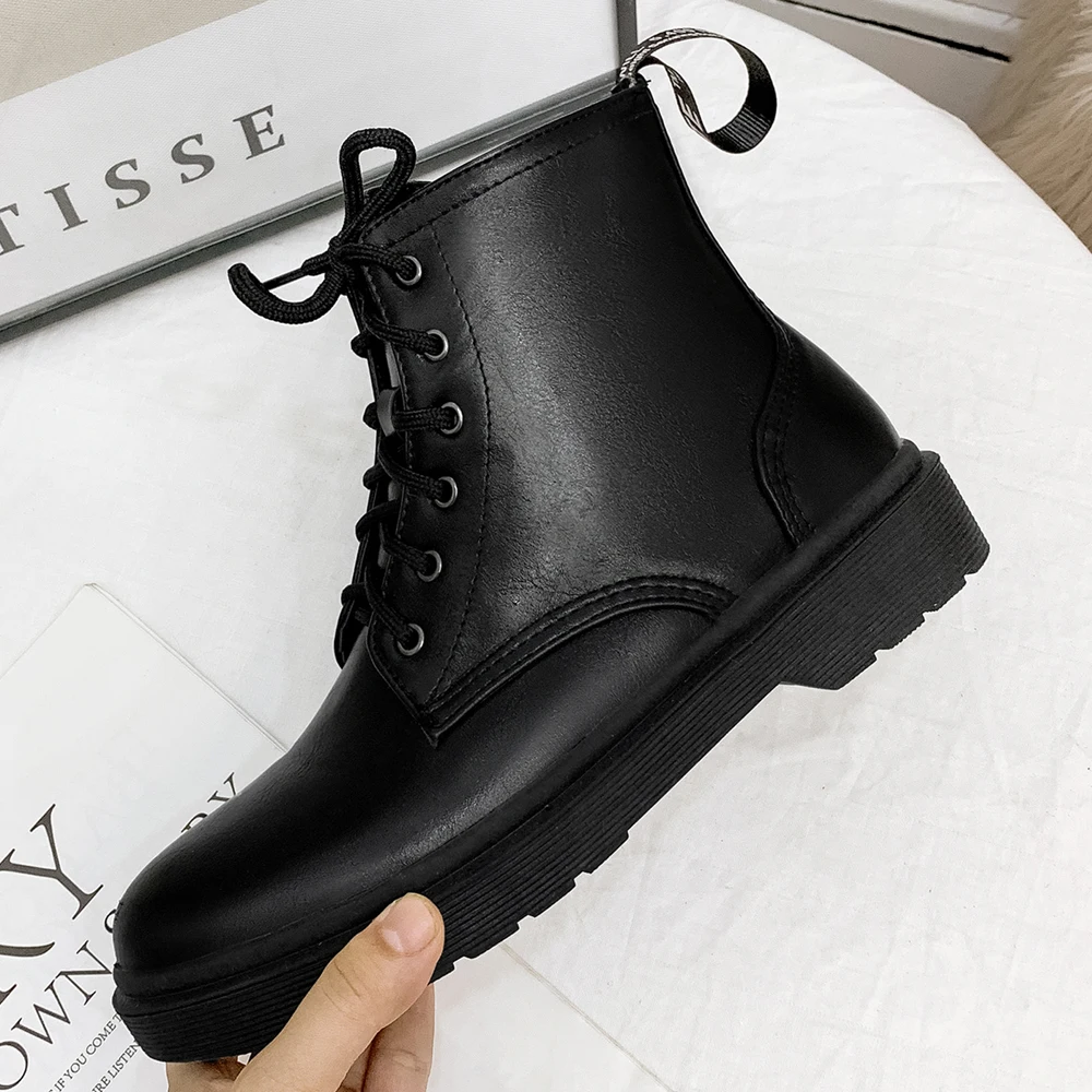 Motorcycle boots Low heel Ankle boots for women Platform combat Boots Ladies Spring Autumn shoes woman short boots black White 
Motorcycle boots Low heel Ankle boots for women Platform combat Boots Ladies Spring Autumn shoes woman short boots black White