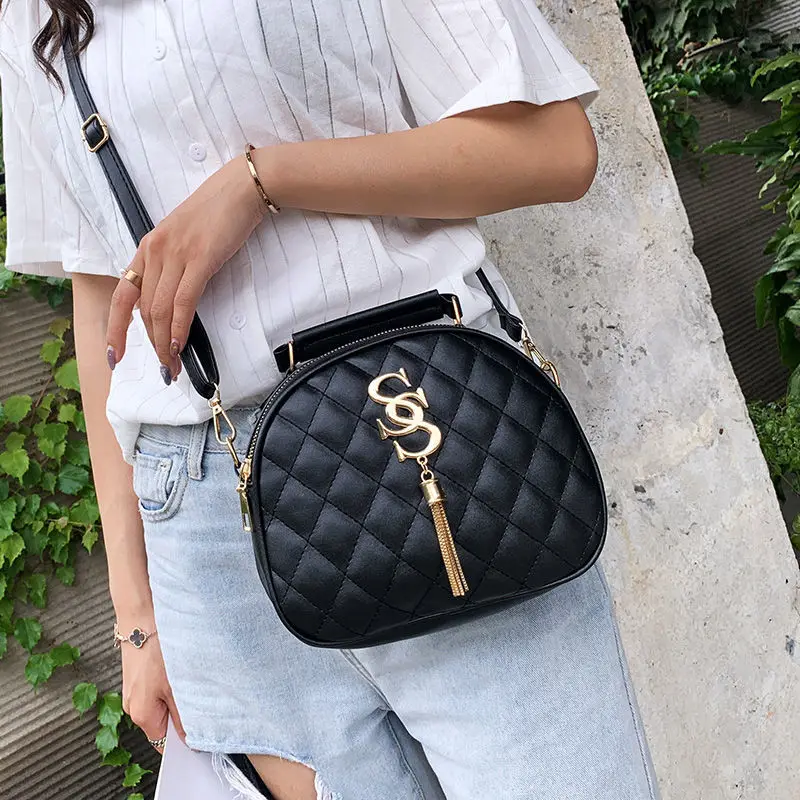 Messenger bag women's small bag light luxury retro fashion all-match casual rhombus mobile phone bag shoulder bag
Messenger bag women's small bag light luxury retro fashion all-match casual rhombus mobile phone bag shoulder bag