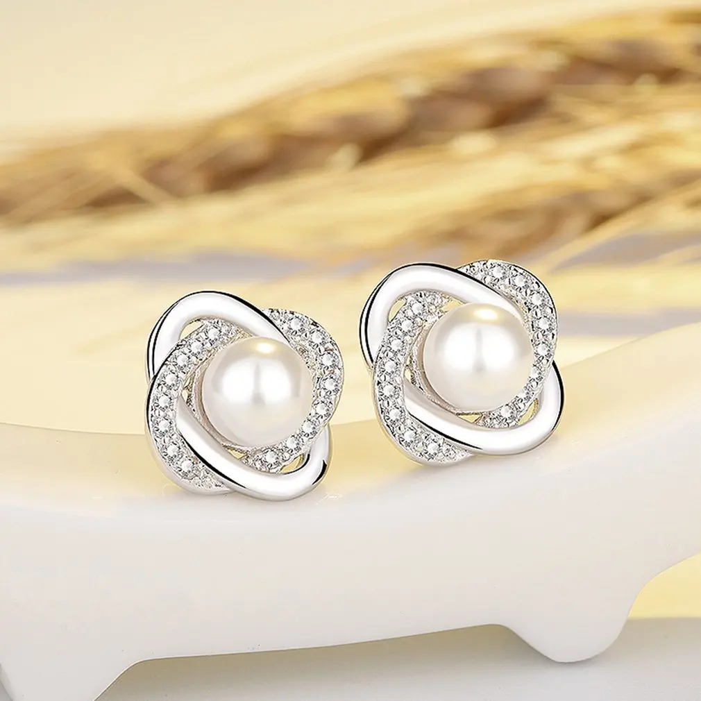 Rotating Zircon Pearl Ear Studs Fashion Earrings Comfortable Lead-free Hypoallergenic Earrings Synthetic Zirconia Gift
Rotating Zircon Pearl Ear Studs Fashion Earrings Comfortable Lead-free Hypoallergenic Earrings Synthetic Zirconia Gift