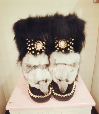 High-end punk real cowhide metal with rhinestone fur and real fox fur high-top snow boots
High-end punk real cowhide metal with rhinestone fur and real fox fur high-top snow boots