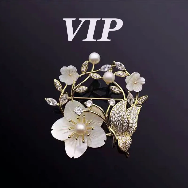 Charm Swarovski Rhinestone Letter Lady Bracelet Light Luxury Banquet Female Bracelet Style
Charm Swarovski Rhinestone Letter Lady Bracelet Light Luxury Banquet Female Bracelet Style