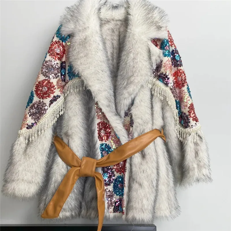 Winter New Splicing Fur Heavy Industry Jacket Mink Fur Sequins Fringed Lapel Belt Fashion Personality Top Women's Clothing Cool
Winter New Splicing Fur Heavy Industry Jacket Mink Fur Sequins Fringed Lapel Belt Fashion Personality Top Women's Clothing Cool