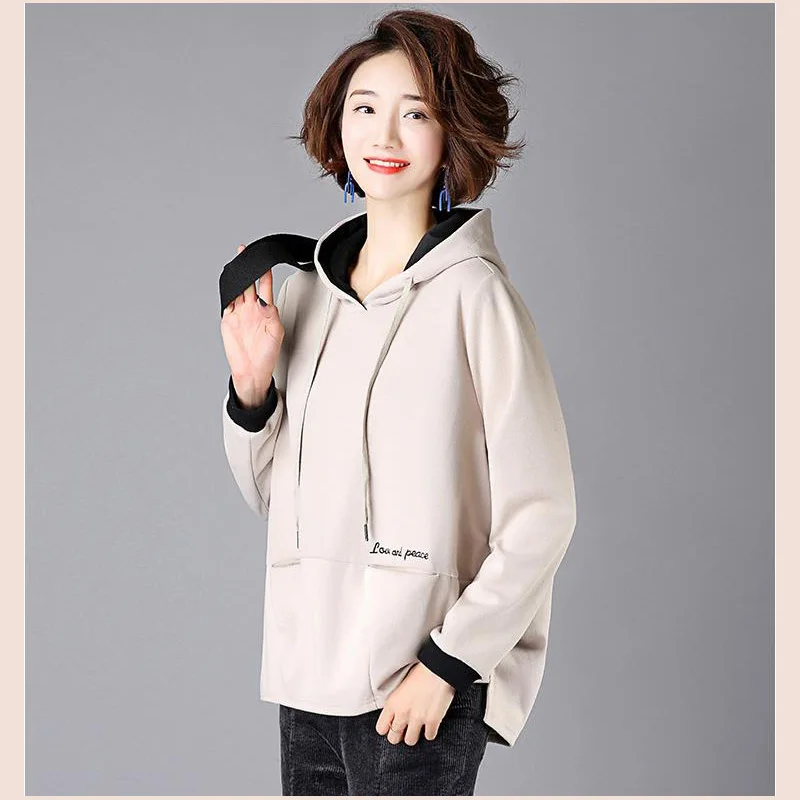New Classic fashion winter women's casual and breathable women's Hoodie 
New Classic fashion winter women's casual and breathable women's Hoodie