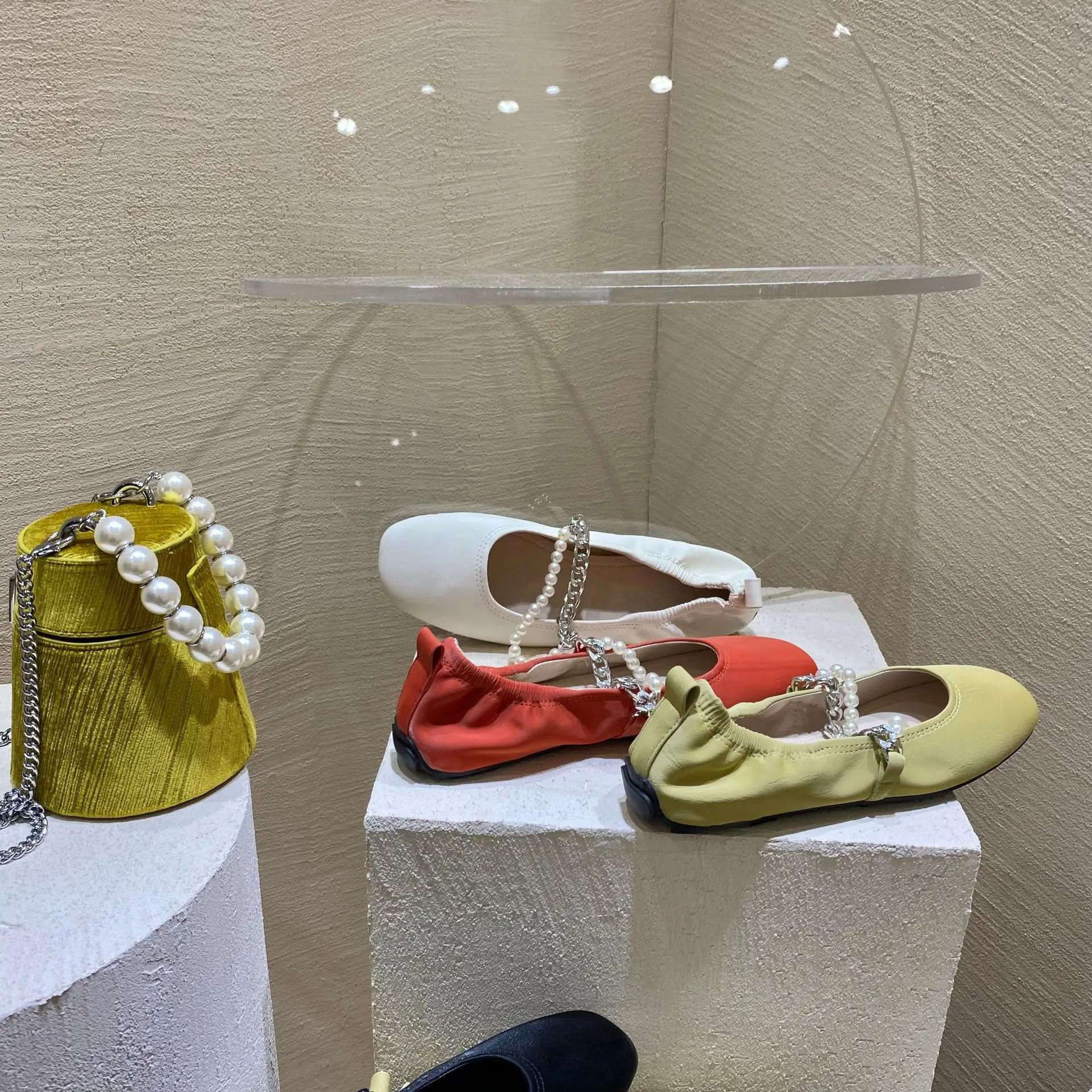 Metal Chain Ballerinas Woman 2021 Female Shoes Soft Pearl Decorateion Square Toe Shallow Mouth Buckle Ballet Dress Beading New
Metal Chain Ballerinas Woman 2021 Female Shoes Soft Pearl Decorateion Square Toe Shallow Mouth Buckle Ballet Dress Beading New