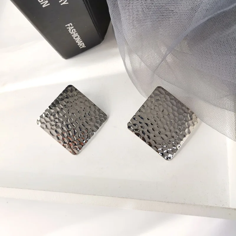 Individual Water Ripple Geometrical Square Earring Fashion Metal Texture Exaggerated Earring Minority Temperament Earrings
Individual Water Ripple Geometrical Square Earring Fashion Metal Texture Exaggerated Earring Minority Temperament Earrings