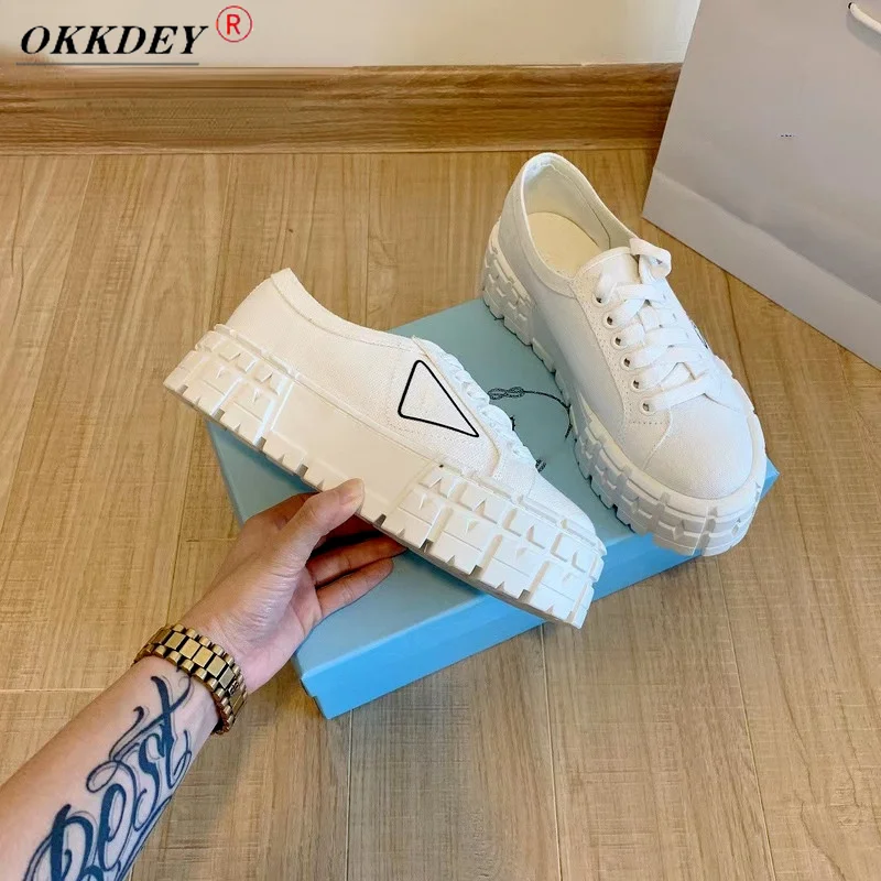 Women's Shoes Thick-soled Triangle Standard Designer 2021 New Thick-soled Canvas Shoes Versatile Luxury Women's Sports Shoes
Women's Shoes Thick-soled Triangle Standard Designer 2021 New Thick-soled Canvas Shoes Versatile Luxury Women's Sports Shoes