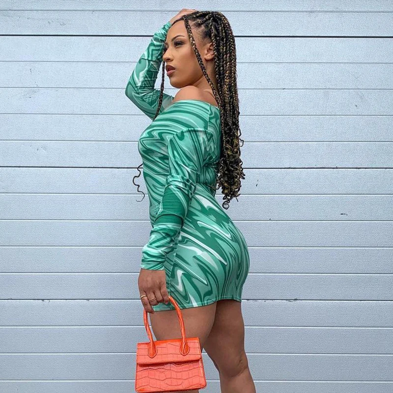 Женское короткое платье с круглым вырезом, длинным рукавом и волнистым принтом
Женское короткое платье с круглым вырезом, длинным рукавом и волнистым принтом