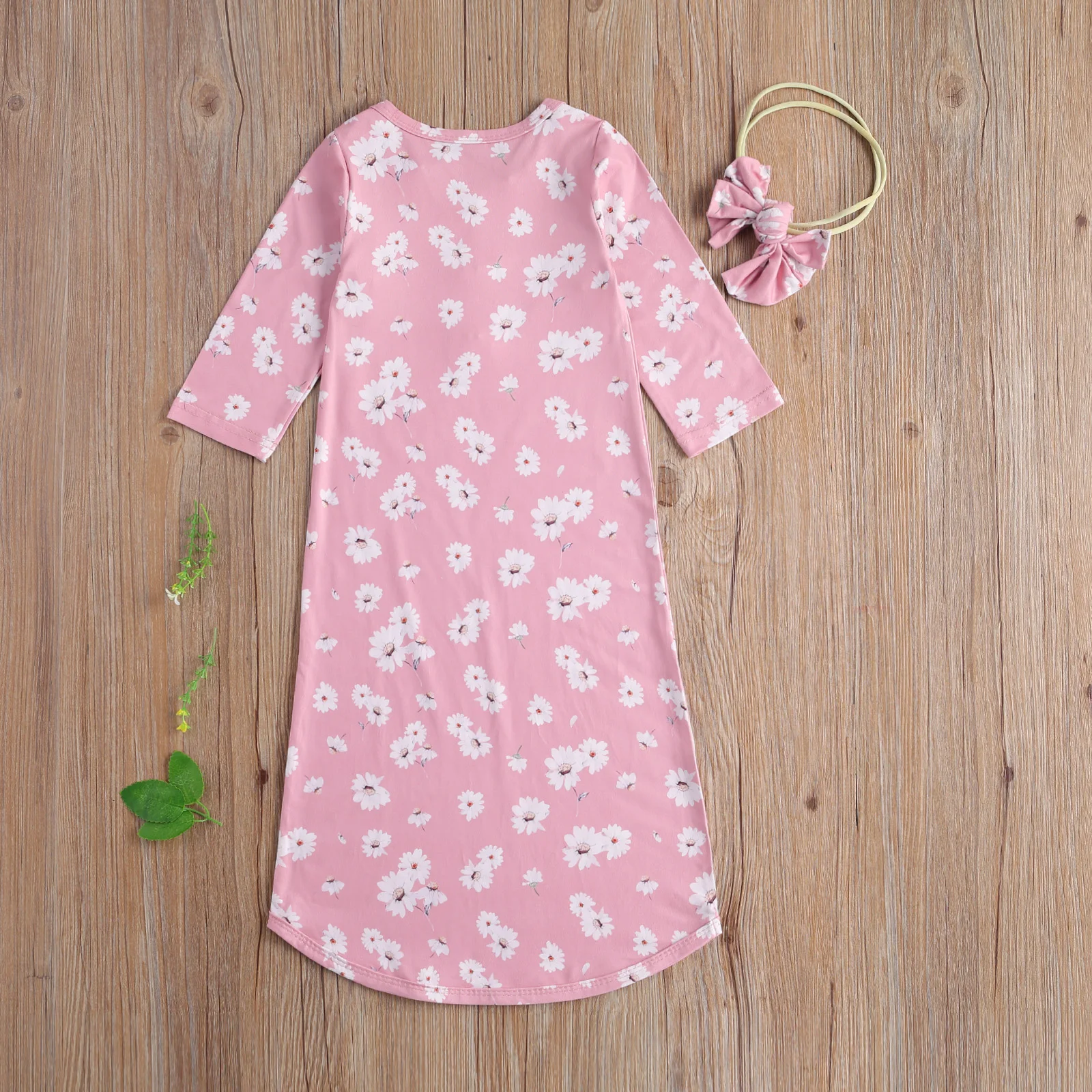 2020 New Infant Baby Girl Sleepwear 2Pcs Set Pink Daisy Floral Print Buttons Long Sleeve Dress+Headband Newborn Flower Nightgown
2020 New Infant Baby Girl Sleepwear 2Pcs Set Pink Daisy Floral Print Buttons Long Sleeve Dress+Headband Newborn Flower Nightgown