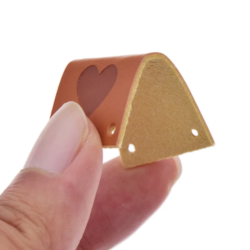 24Pcs/lot Made With Love PU Leather Labels Handmade Tags 5x2.5cm For Clothes Hand Made Sewing Knitting Label Home Decoration
24Pcs/lot Made With Love PU Leather Labels Handmade Tags 5x2.5cm For Clothes Hand Made Sewing Knitting Label Home Decoration