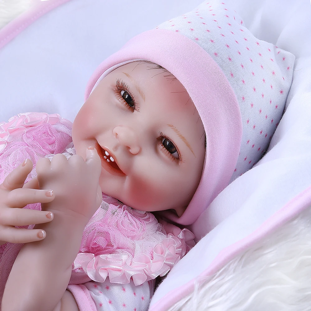 22" 55cm 1pcs Cute smiling baby Dolls with real baby clothes soft Silicone Reborn Babies Doll For Kids Toys Christmas bebe Gift
22" 55cm 1pcs Cute smiling baby Dolls with real baby clothes soft Silicone Reborn Babies Doll For Kids Toys Christmas bebe Gift