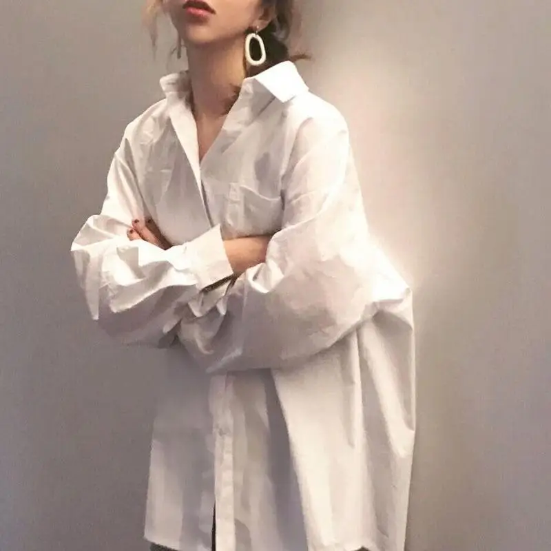 2020 Spring One Pocket Women White Shirt Female Blouse Tops Long Sleeve Casual Turn-down Collar OL Style Women Loose Blouses 
2020 Spring One Pocket Women White Shirt Female Blouse Tops Long Sleeve Casual Turn-down Collar OL Style Women Loose Blouses