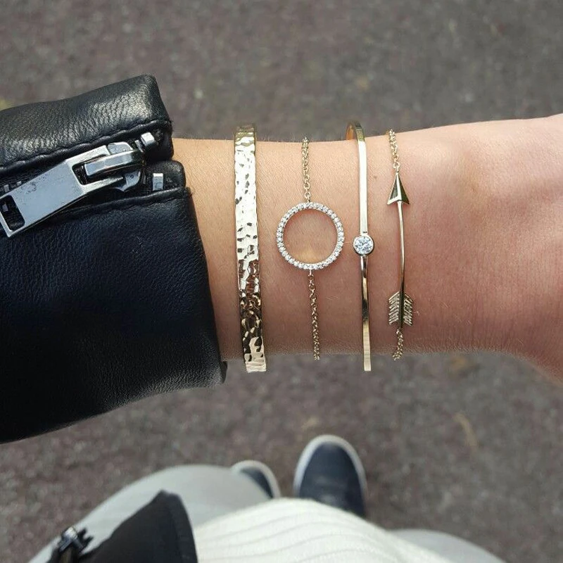 4Pcs/Set Vintage Gold Color Uneven Surface Round Crystal Bracelet Simple Cuff Open Bangles For Women Indian Jewelry
4Pcs/Set Vintage Gold Color Uneven Surface Round Crystal Bracelet Simple Cuff Open Bangles For Women Indian Jewelry