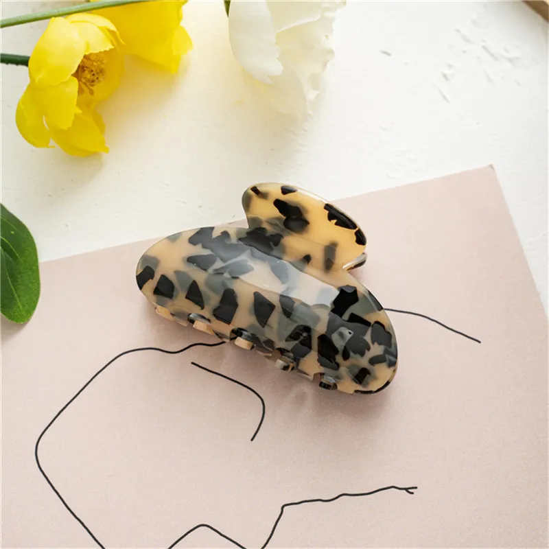 Ruoshui Woman Fashion Acrylic Leopard Hair Claws Trendy Hairpins Hairgrips Hair Accessories Headwear Hairclip Ornaments
Ruoshui Woman Fashion Acrylic Leopard Hair Claws Trendy Hairpins Hairgrips Hair Accessories Headwear Hairclip Ornaments