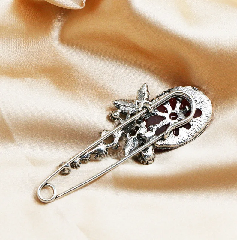 Oriental Charm New European and American Ruby Retro Big Brooch All-match Coat Fur Clothing Accessories High-end Brooch Brooch L7 
Oriental Charm New European and American Ruby Retro Big Brooch All-match Coat Fur Clothing Accessories High-end Brooch Brooch L7