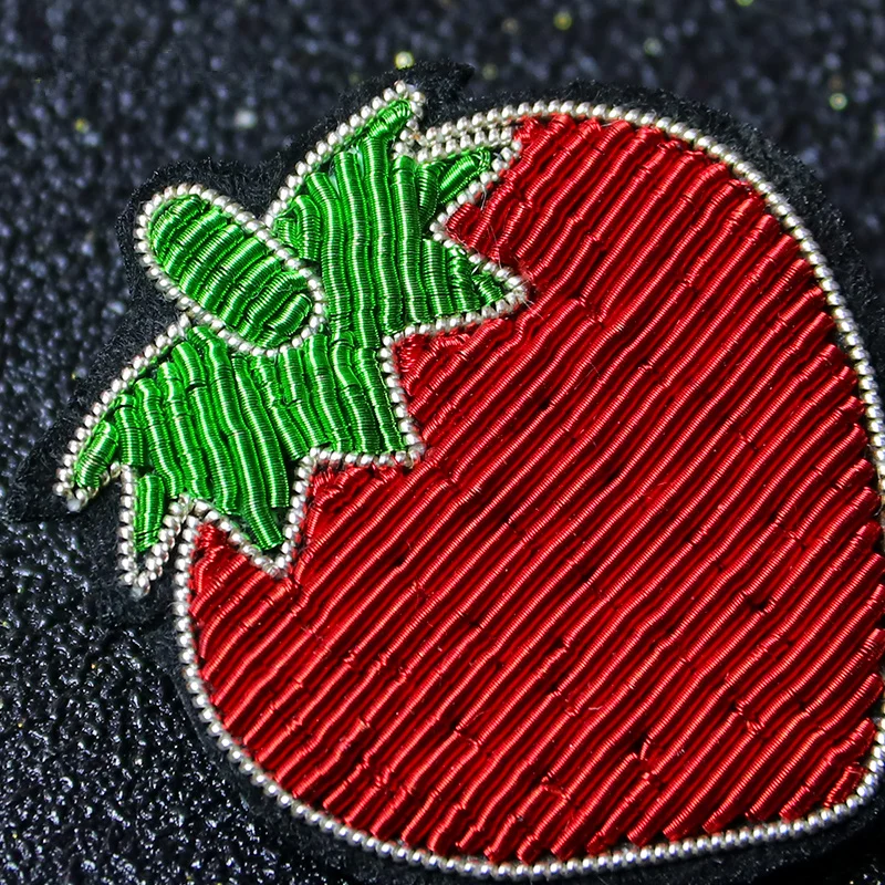 Hand-embroidered fruit brooch accessories fresh strawberry cartoon brooch high-end female Indian silk badge jewelry
Hand-embroidered fruit brooch accessories fresh strawberry cartoon brooch high-end female Indian silk badge jewelry