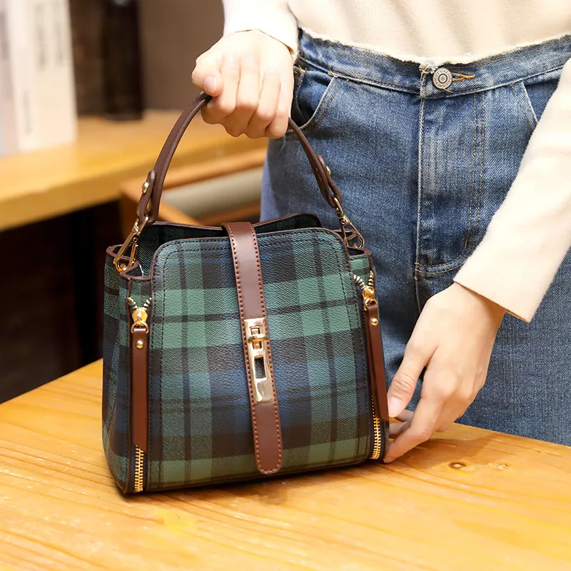 Роскошные сумочки, женская сумка, кошелек из натуральной кожи, сумка De Luxe Femme, бренд Cc, модная сумка через плечо с принтом для женщин 
Роскошные сумочки, женская сумка, кошелек из натуральной кожи, сумка De Luxe Femme, бренд Cc, модная сумка через плечо с принтом для женщин