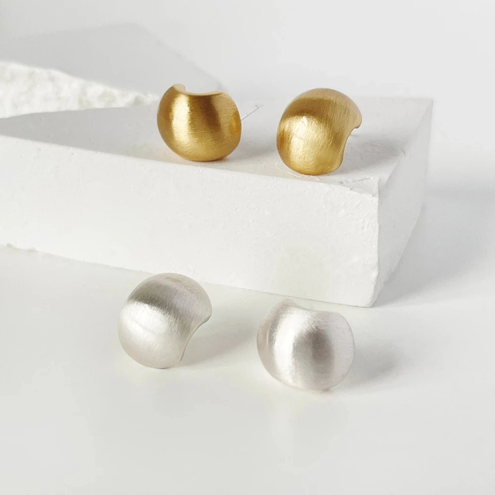 Ghidbk New Vintage French Simple Brushed C Shaped Stud Earring For Women Daily Gold Silver Color Brass Stud Earring Jewelry Gift
Ghidbk New Vintage French Simple Brushed C Shaped Stud Earring For Women Daily Gold Silver Color Brass Stud Earring Jewelry Gift